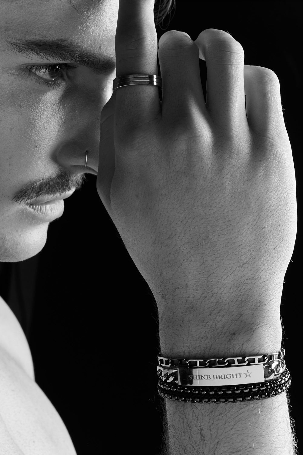Cremation Jewelry Guide 2026: How Urn Necklaces, Bracelets & Rings Work (Plus Filling + Engraving Tips)