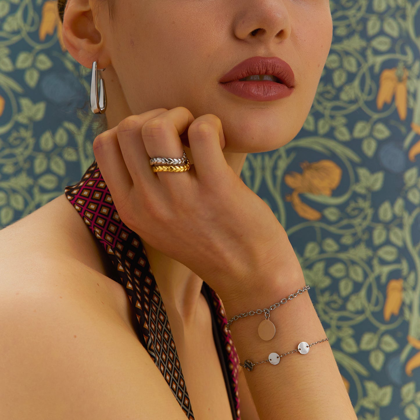 Minimal Round Charm Bracelet