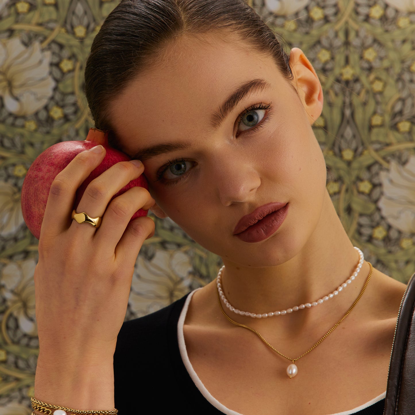 Tidal Pearl Choker Necklace