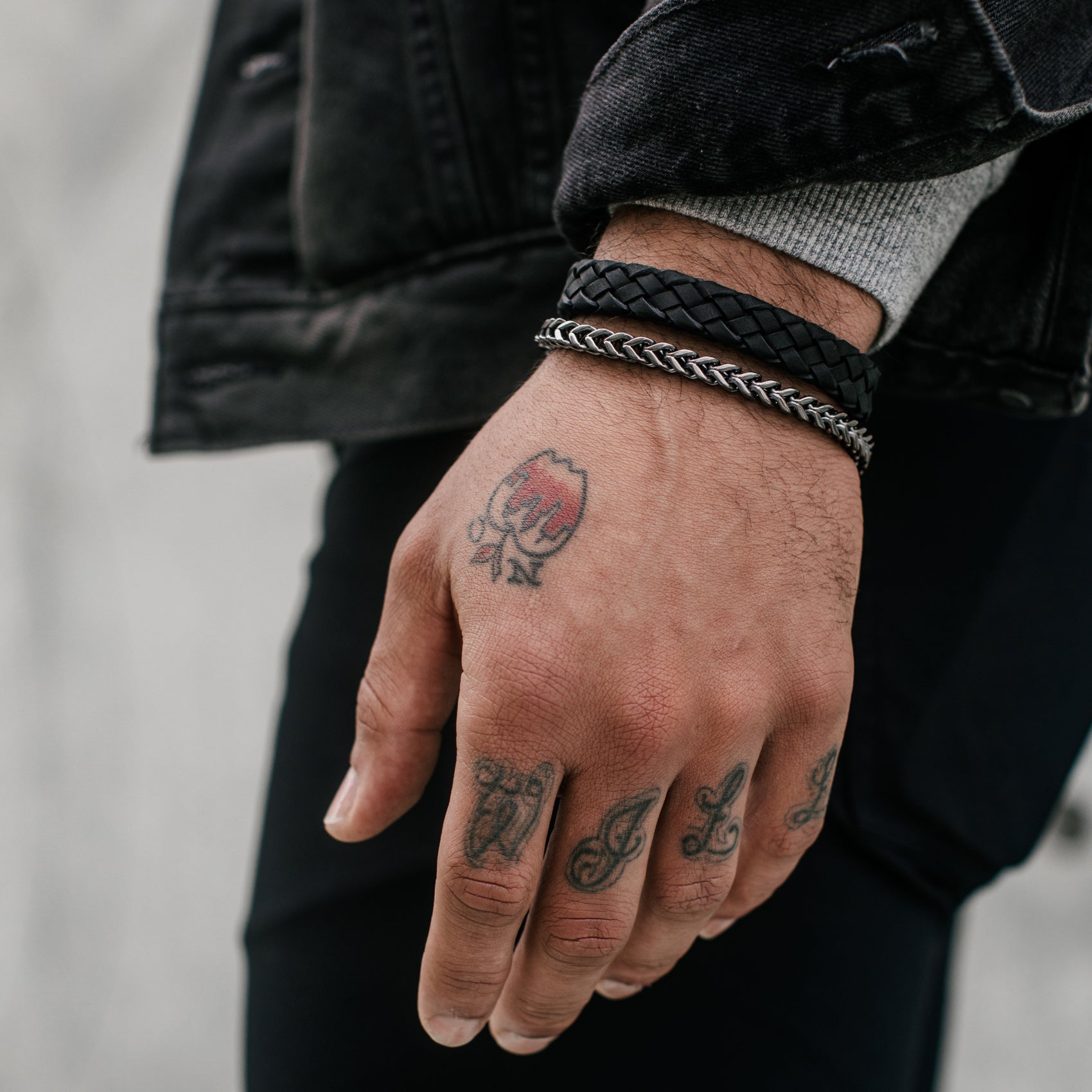 High-quality men's bracelet with interlocking Franco links, made of corrosion-resistant stainless steel  