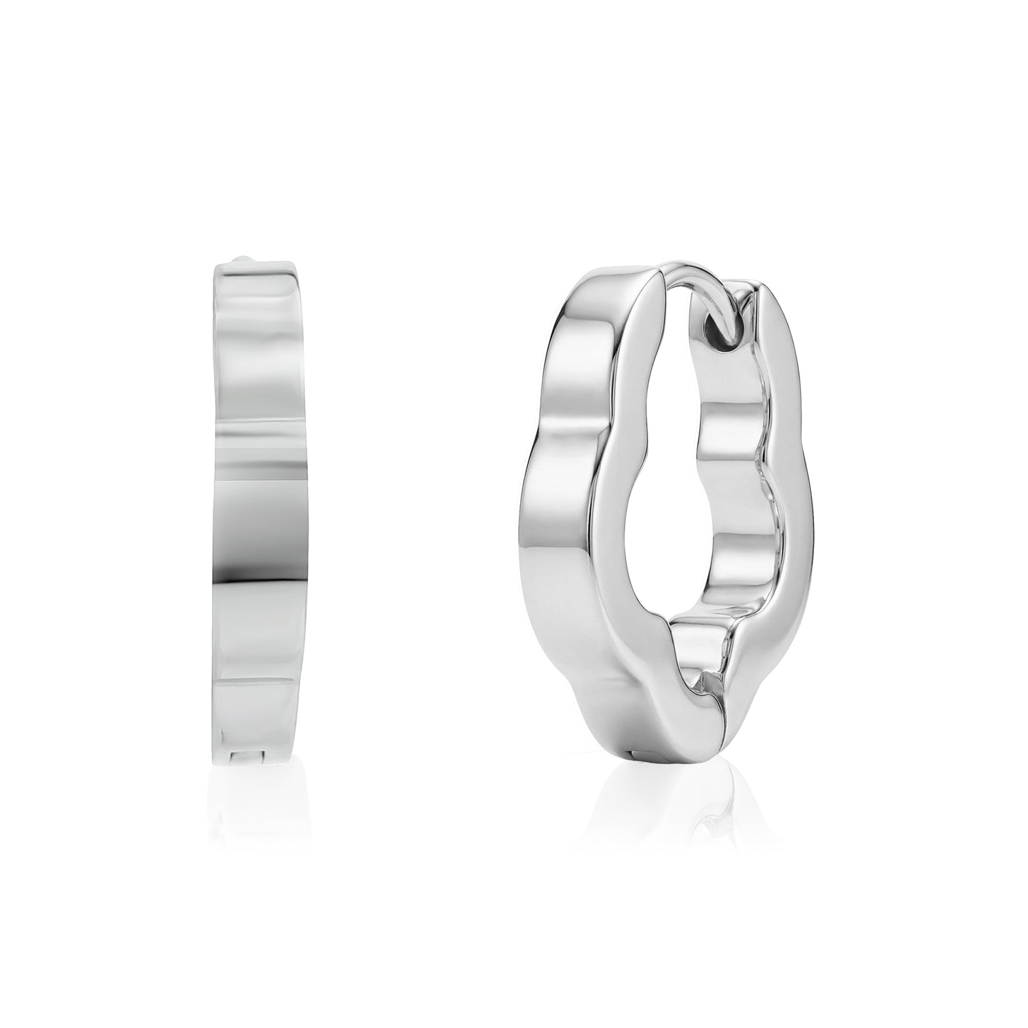 Silver clover-shaped huggie earrings with 16mm outer diameter and 3mm width, shown front and side view