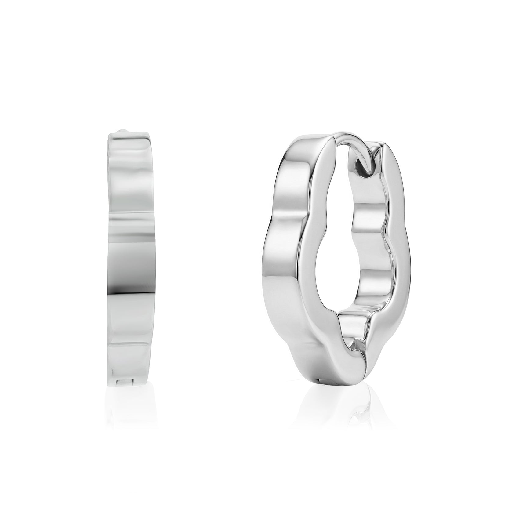 Silver clover-shaped huggie earrings with 16mm outer diameter and 3mm width, shown front and side view