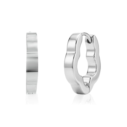 Silver clover-shaped huggie earrings with 16mm outer diameter and 3mm width, shown front and side view