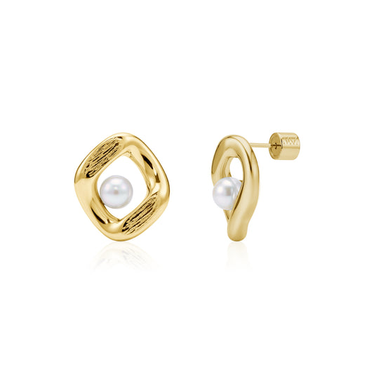 Gold stainless steel stud earring with an 18mm wide bold frame, featuring a 6mm white shell pearl in the center and textured accents on the frame